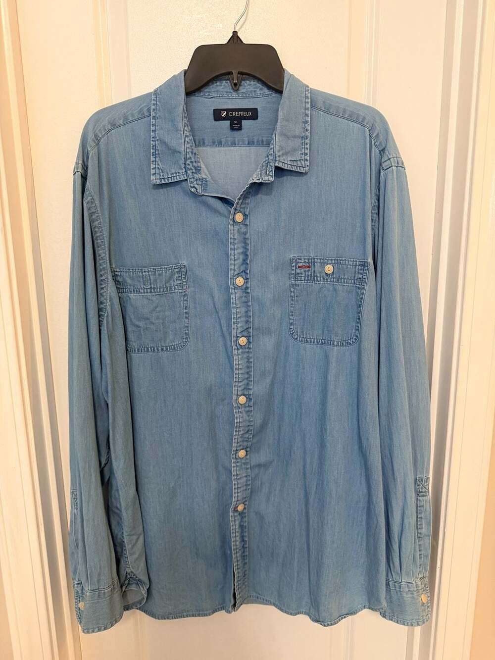 Cremieux Men's Light Wash Denim Long Sleeve Button-Up Shirt